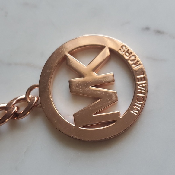 MK Michael Kors Rose Gold Keychain KeyFob - Picture 2 of 6